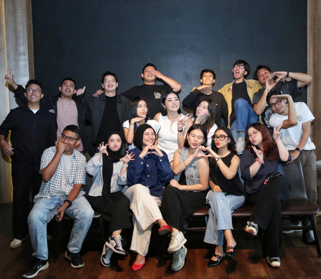 Kepemimpinan Dimulai dari Mendengarkan downloadgram.org 603942651 18548567389008938 2363697439494255184 n