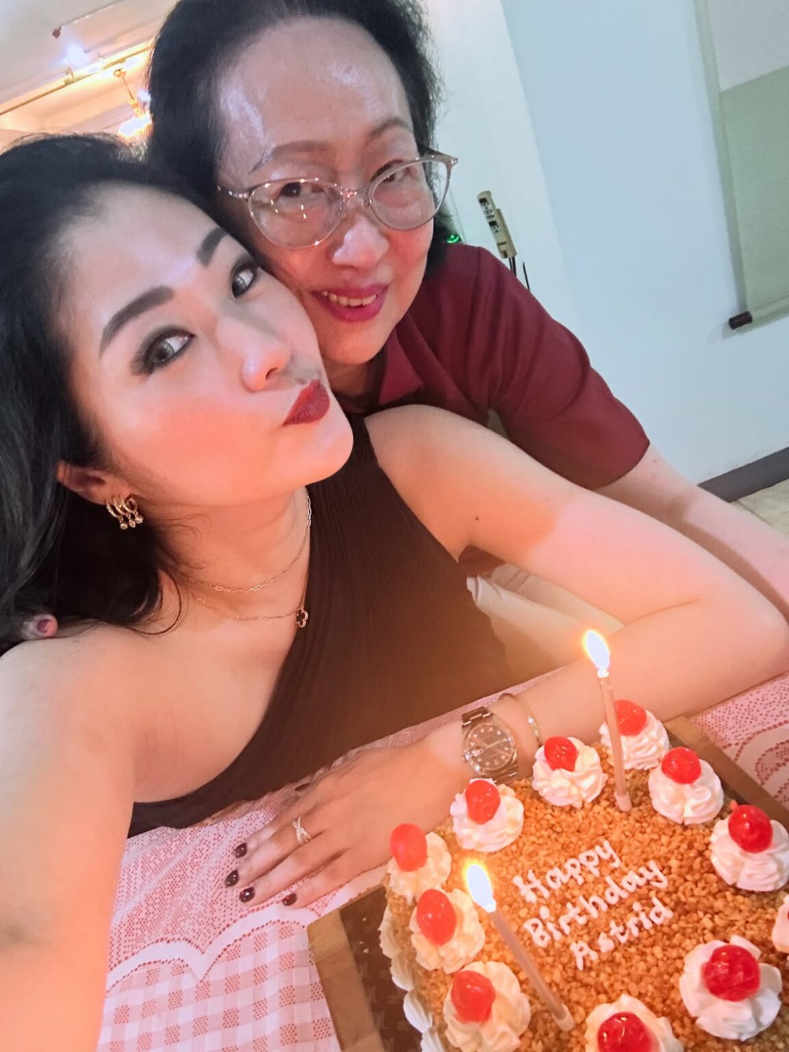 birthday morning with family♥️ to be honest, the one who should be celebrated on my birthday is